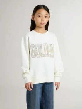 Vit sweatshirt för flickor med mångfärgad guldfärgad text på framsidan