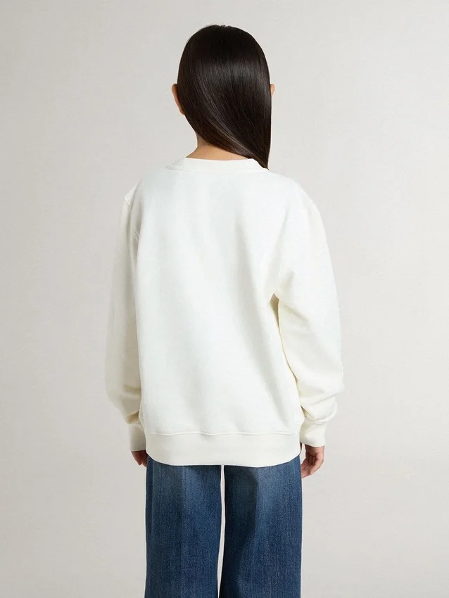 Vit sweatshirt för flickor med mångfärgad guldfärgad text på framsidan