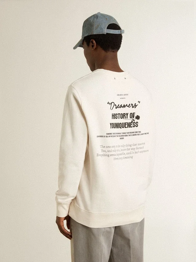Vit sweatshirt för herr med tryck på ryggen
