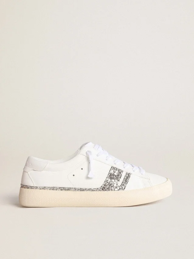 Yatay Model 1B – hållbara sneakers med vit biobaserad ovandel och silverglitter av återvunnet material Y