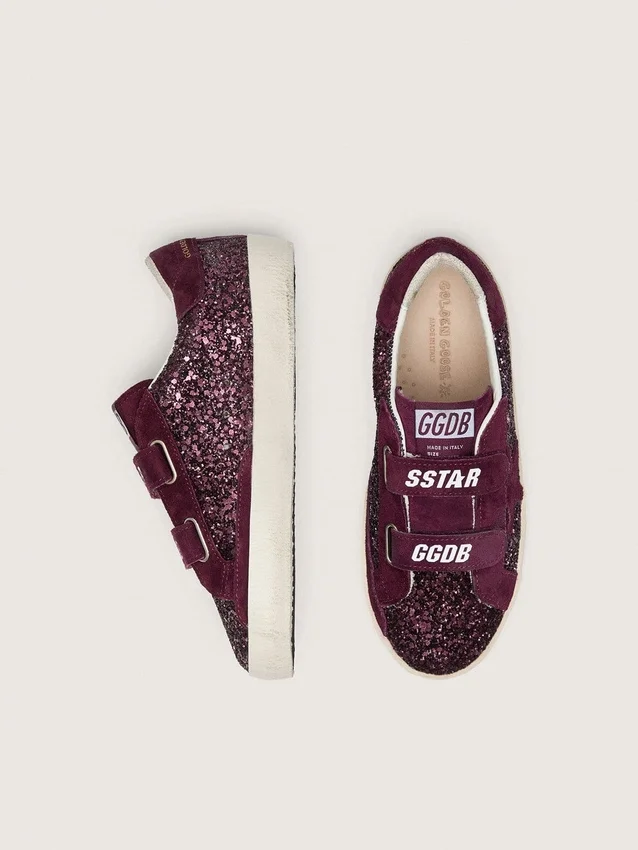Young Old School i burgunderglitter med burgunderstjärna i mocka och hälflik
